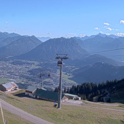 Webcam Restaurant Hahnenkamm / Reutte - Hahnenkamm